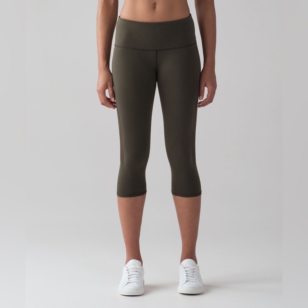 Lululemon Reveal Crop (15") - Picture 2 of 10